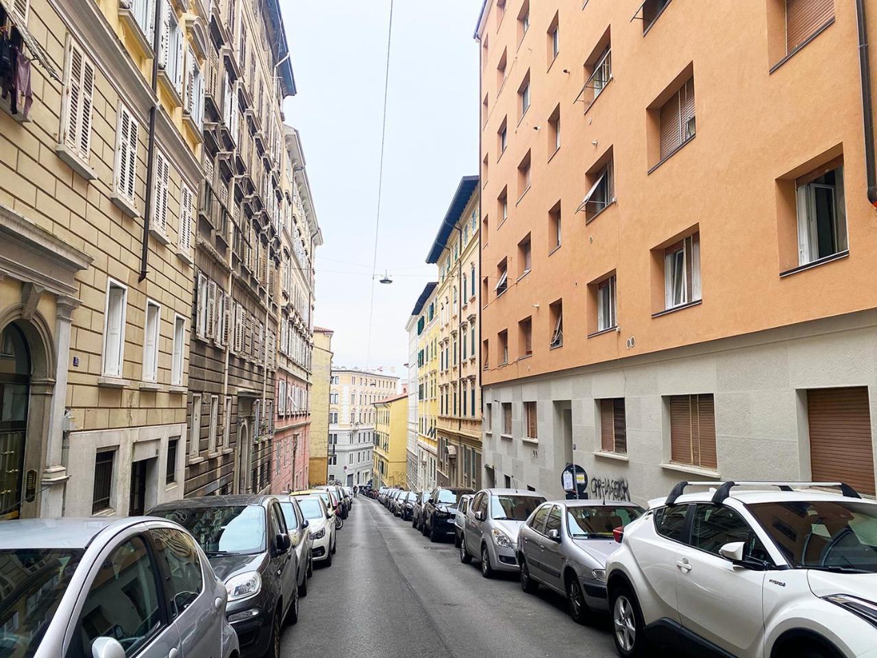 Blucavana, Casa Vacanze In Centro A Trieste Exterior foto